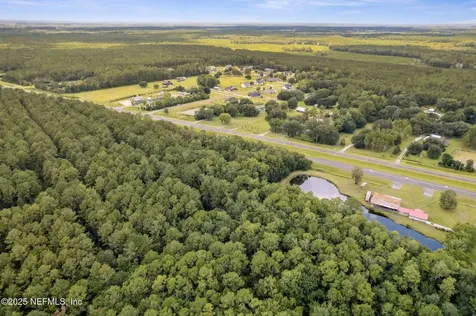 451632 State Road 200 Callahan FL 32011
