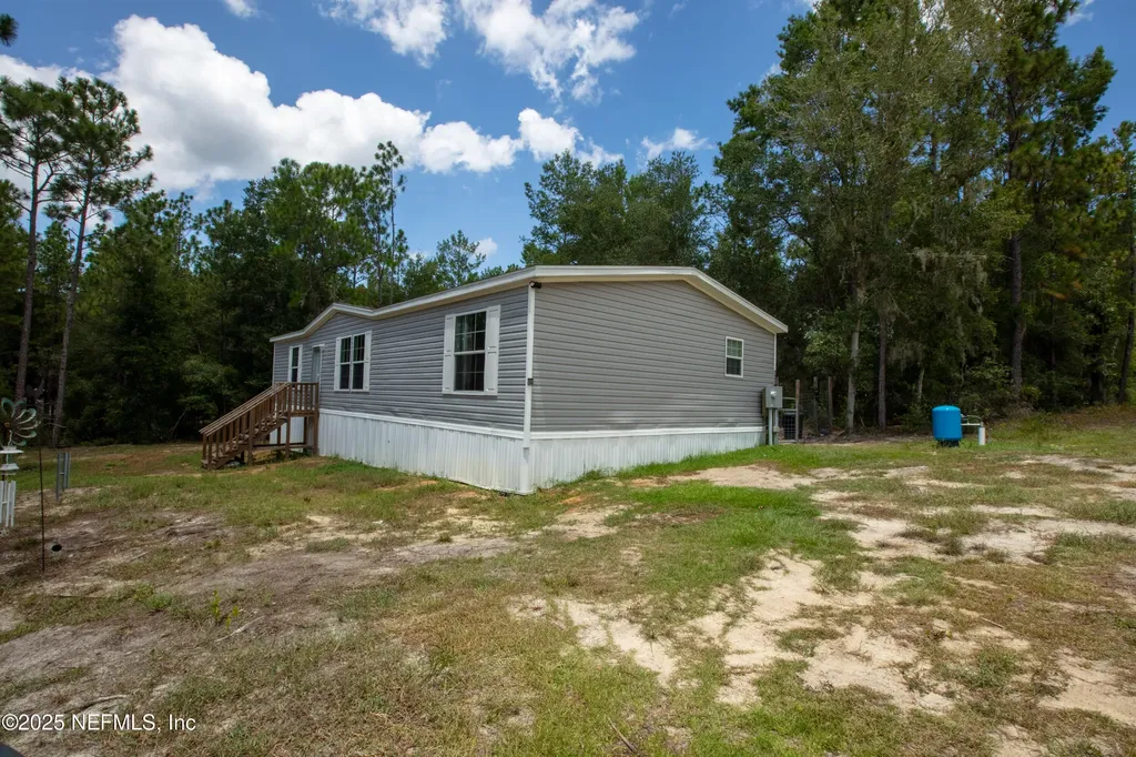 121 Kenny Lane Florahome FL 32140