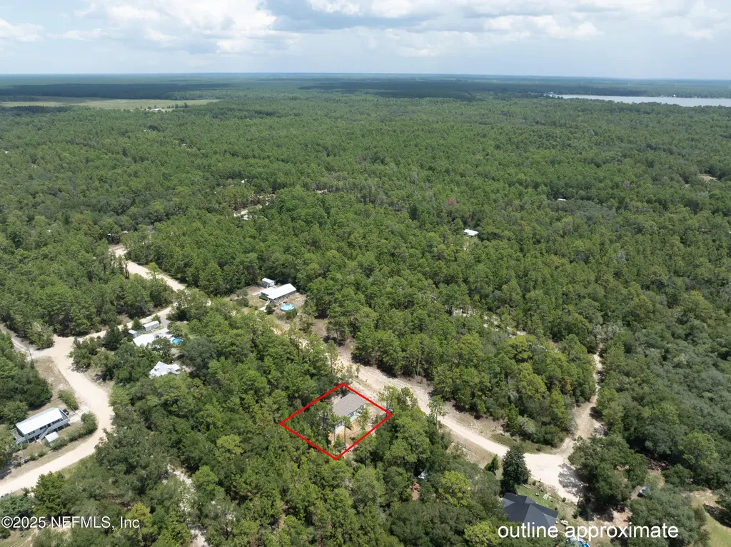 121 Kenny Lane Florahome FL 32140