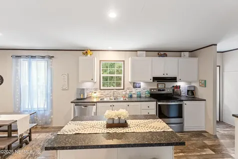 121 Kenny Lane Florahome FL 32140