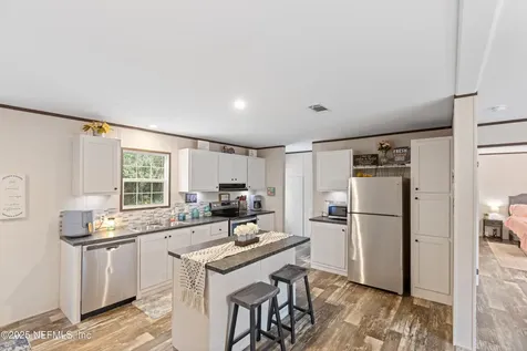 121 Kenny Lane Florahome FL 32140
