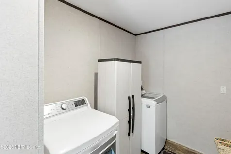121 Kenny Lane Florahome FL 32140