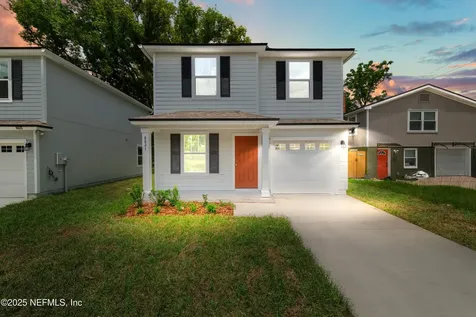 2221 College Circle S Jacksonville FL 32209