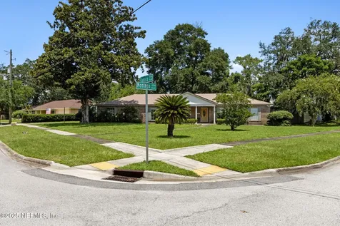 1110 Jamaica Road W Jacksonville FL 32216