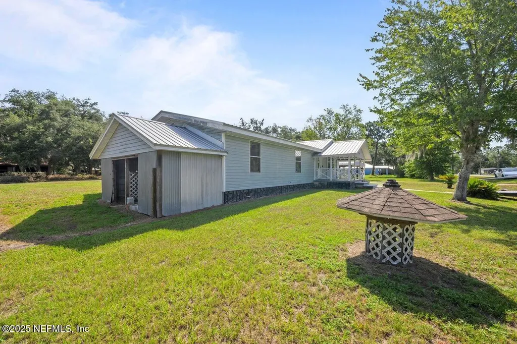 124 E Grandview Drive East Palatka FL 32131