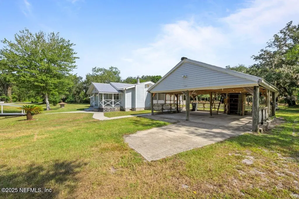 124 E Grandview Drive East Palatka FL 32131