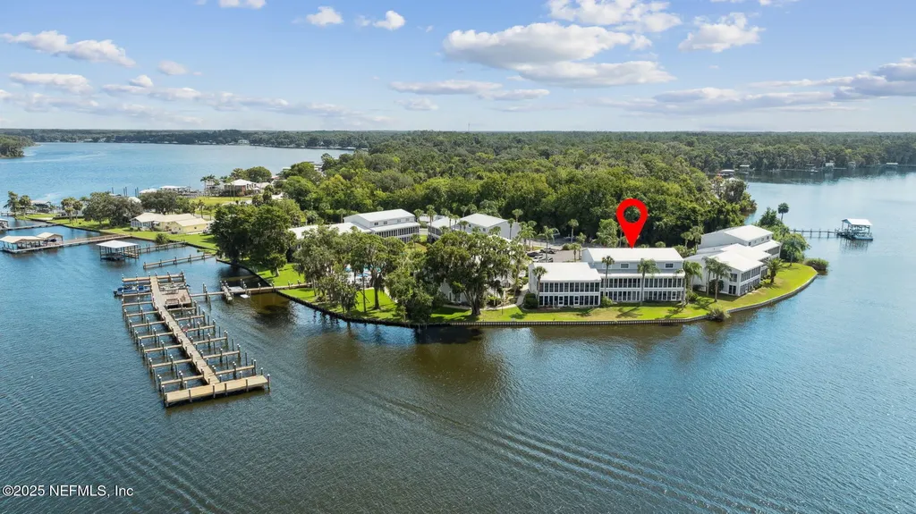 125 River Bend Place Welaka FL 32193