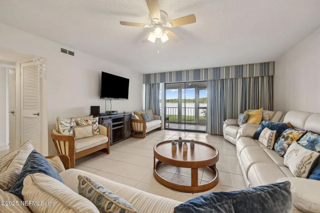 125 River Bend Place Welaka FL 32193