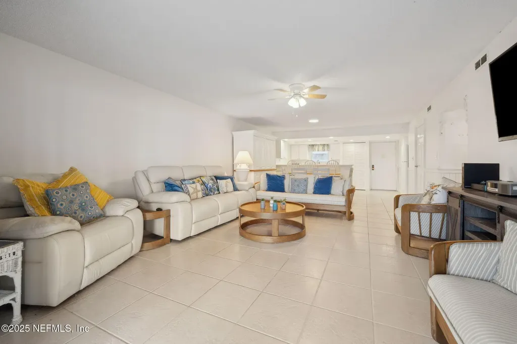 125 River Bend Place Welaka FL 32193