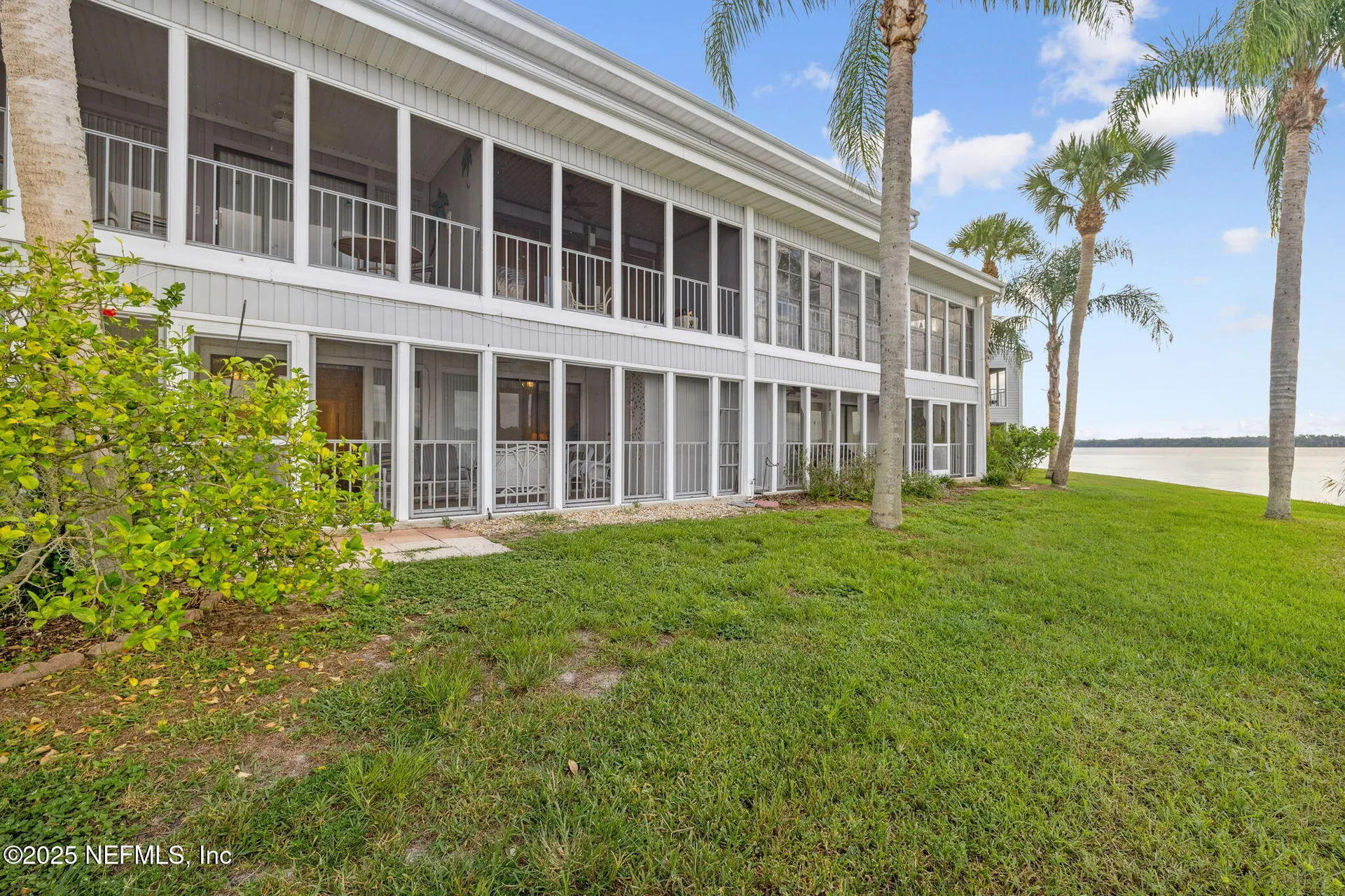 125 River Bend Place Welaka FL 32193