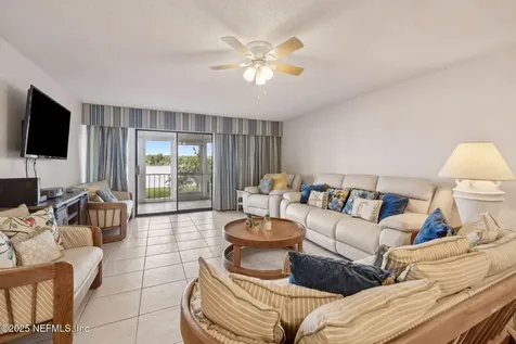 125 River Bend Place Welaka FL 32193