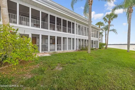 125 River Bend Place Welaka FL 32193