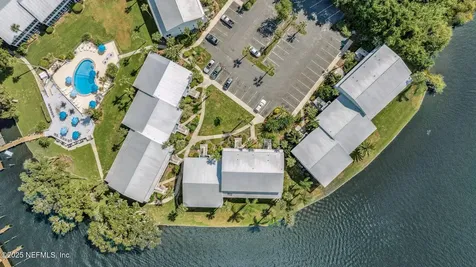 125 River Bend Place Welaka FL 32193