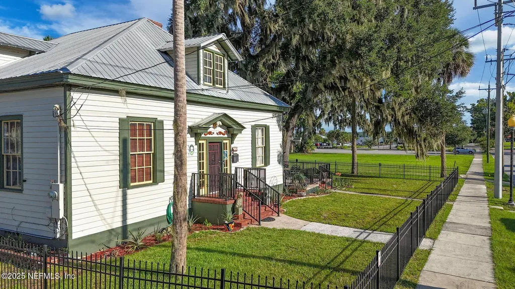 117 S 3rd Street Palatka FL 32177