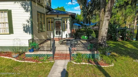 117 S 3rd Street Palatka FL 32177