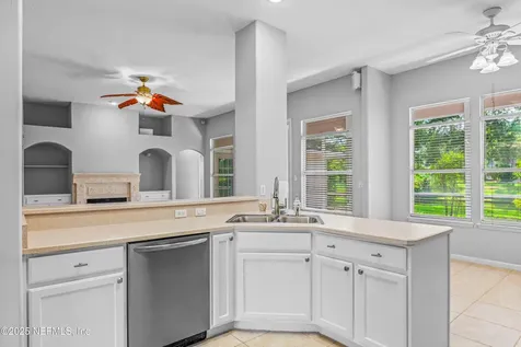 2534 Beautyberry Circle E Jacksonville FL 32246