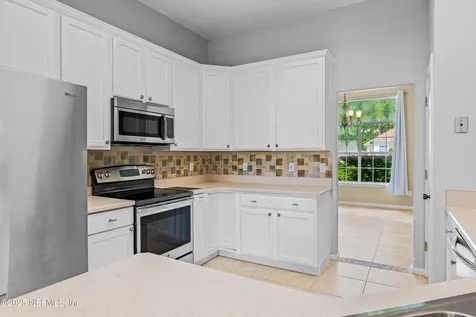 2534 Beautyberry Circle E Jacksonville FL 32246