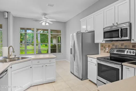 2534 Beautyberry Circle E Jacksonville FL 32246