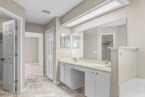 2534 Beautyberry Circle E Jacksonville FL 32246