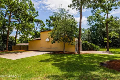 2534 Beautyberry Circle E Jacksonville FL 32246