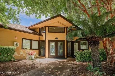 2534 Beautyberry Circle E Jacksonville FL 32246