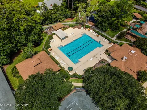 2534 Beautyberry Circle E Jacksonville FL 32246