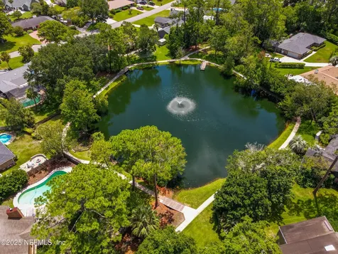 2534 Beautyberry Circle E Jacksonville FL 32246