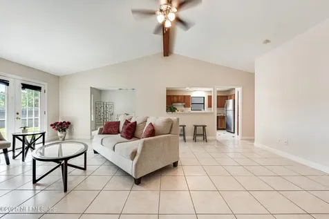 2948 Safeshelter Drive W Jacksonville FL 32225