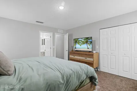 852 Capitol Parkway Jacksonville FL 32218