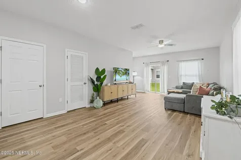 852 Capitol Parkway Jacksonville FL 32218