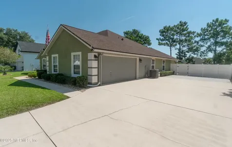 3748 Southbank Circle Green Cove Springs FL 32043