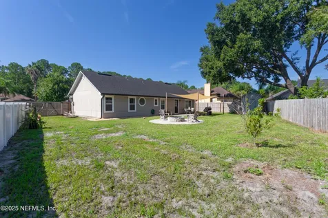 8975 Winding Vine Drive W Jacksonville FL 32244