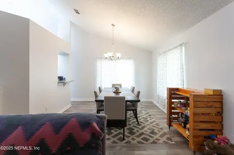 8975 Winding Vine Drive W Jacksonville FL 32244