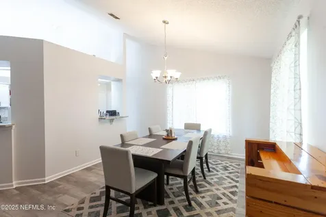8975 Winding Vine Drive W Jacksonville FL 32244