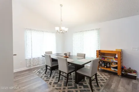 8975 Winding Vine Drive W Jacksonville FL 32244