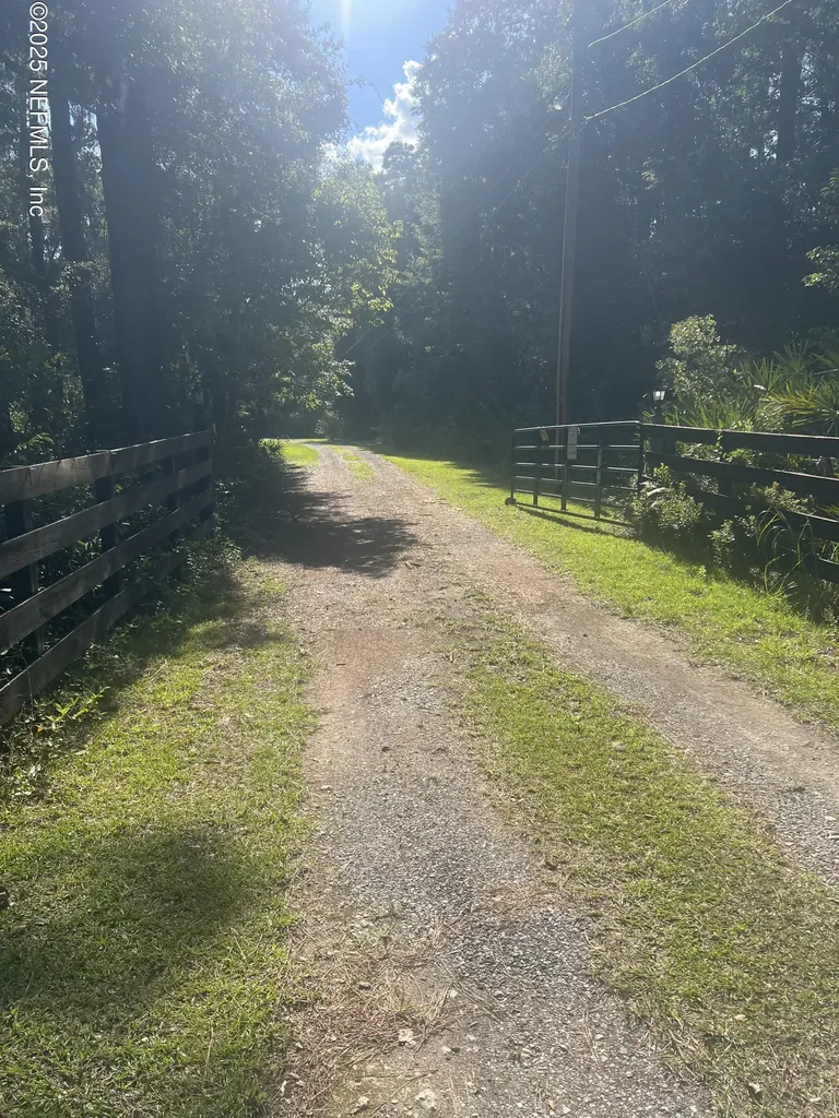 23720 NW 241 County Road NW Alachua FL 32615