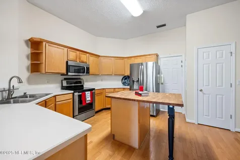 4510 Summer Walk Court Jacksonville FL 32258