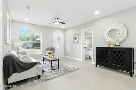 5618 Milmar Drive S Jacksonville FL 32207