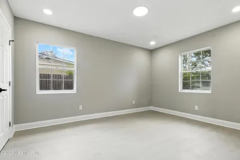 5618 Milmar Drive S Jacksonville FL 32207