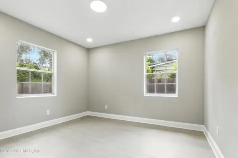 5618 Milmar Drive S Jacksonville FL 32207