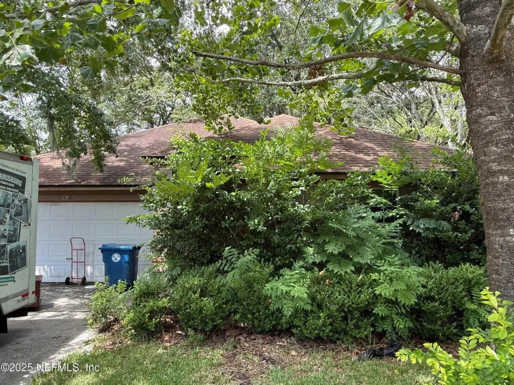 1376 Running Brook Court Jacksonville FL 32225