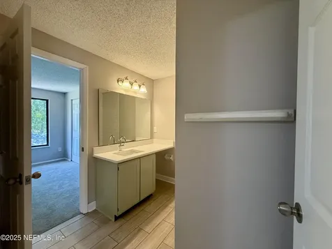7041 Prestwick Circle N Jacksonville FL 32244