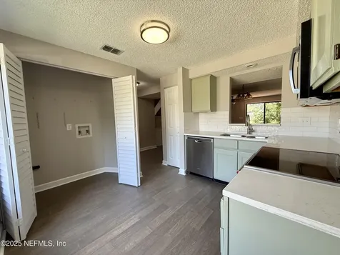 7041 Prestwick Circle N Jacksonville FL 32244