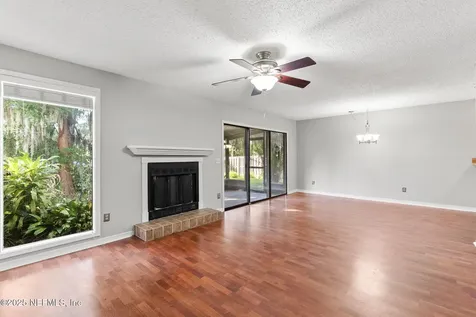 4120 Hanging Moss Court Jacksonville FL 32257