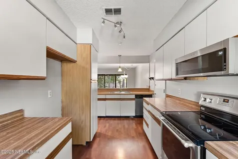 4120 Hanging Moss Court Jacksonville FL 32257