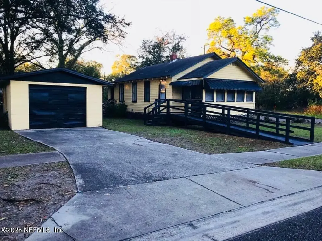2126 Spires Avenue Jacksonville FL 32209