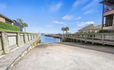 4786 Yacht Court Jacksonville FL 32225