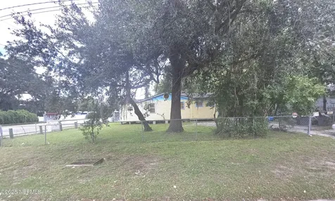 5233 Old Middleburg Road N Jacksonville FL 32210