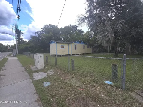 5233 Old Middleburg Road N Jacksonville FL 32210