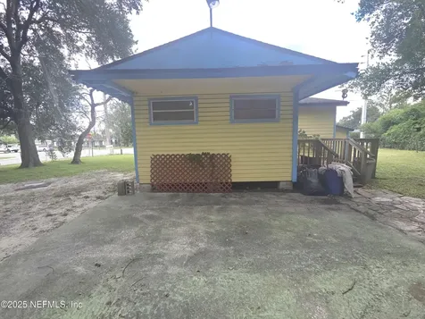 5233 Old Middleburg Road N Jacksonville FL 32210